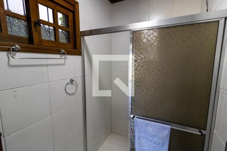 Casa à venda com 314m², 3 quartos e 3 vagas Casa à venda com 314m², 3 quartos e 3 vagasBanheiro de serviço