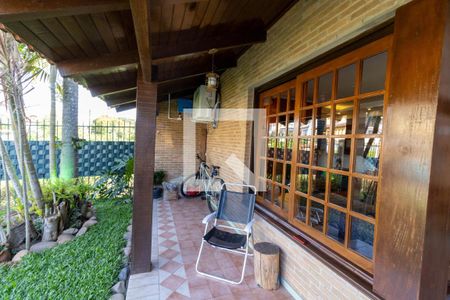 Casa à venda com 314m², 3 quartos e 3 vagas Casa à venda com 314m², 3 quartos e 3 vagasVaranda