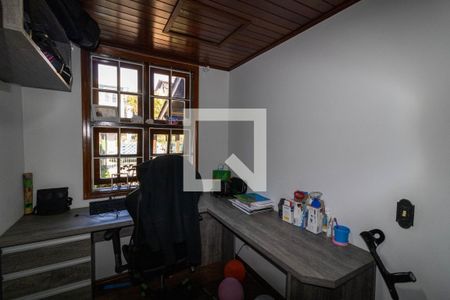 Casa à venda com 314m², 3 quartos e 3 vagas Casa à venda com 314m², 3 quartos e 3 vagasEscritório