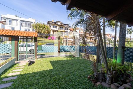 Casa à venda com 314m², 3 quartos e 3 vagas Casa à venda com 314m², 3 quartos e 3 vagasJardim