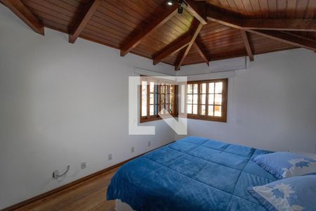 Casa à venda com 314m², 3 quartos e 3 vagas Casa à venda com 314m², 3 quartos e 3 vagasSuíte