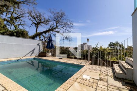 Casa à venda com 314m², 3 quartos e 3 vagas Casa à venda com 314m², 3 quartos e 3 vagasPiscina