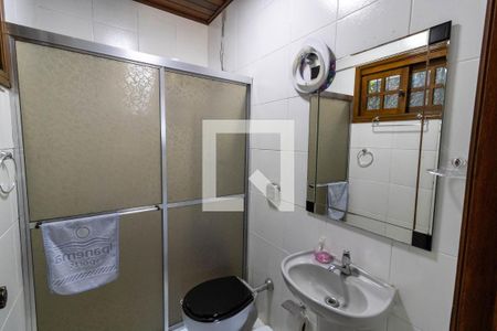 Casa à venda com 314m², 3 quartos e 3 vagas Casa à venda com 314m², 3 quartos e 3 vagasBanheiro de serviço