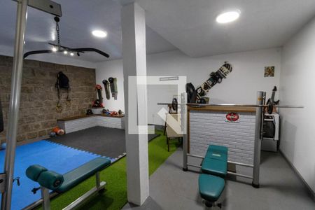 Casa à venda com 314m², 3 quartos e 3 vagas Casa à venda com 314m², 3 quartos e 3 vagasAcademia