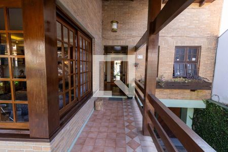 Casa à venda com 314m², 3 quartos e 3 vagas Casa à venda com 314m², 3 quartos e 3 vagasVaranda