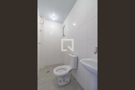 Banheiro de apartamento para alugar com 2 quartos, 54m² em Parque Santa Luzia, Barueri