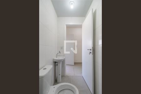 Banheiro de apartamento para alugar com 2 quartos, 54m² em Parque Santa Luzia, Barueri