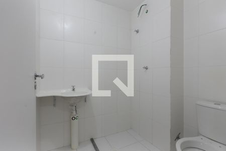 Banheiro  de kitnet/studio para alugar com 1 quarto, 27m² em Conjunto Residencial José Bonifácio, São Paulo