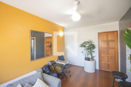 Sala de apartamento para alugar com 2 quartos, 67m² em Colubandê, São Gonçalo