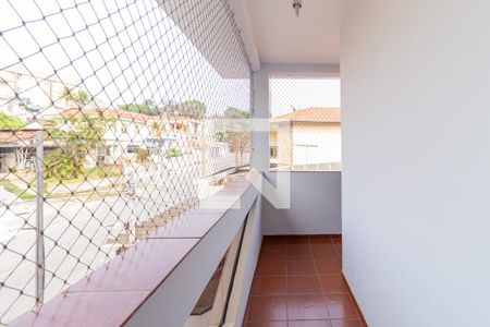 Sacada de casa à venda com 4 quartos, 305m² em Vila Campesina, Osasco