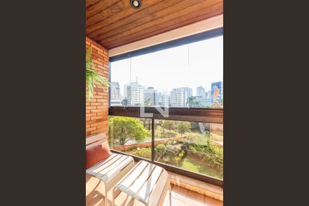 Varanda de apartamento à venda com 1 quarto, 42m² em Vila Nova Conceição, São Paulo