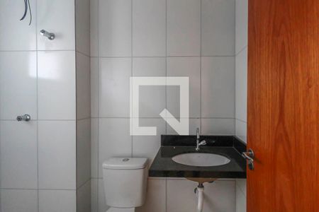 Banheiro de apartamento à venda com 1 quarto, 27m² em Jardim Vila Formosa, São Paulo