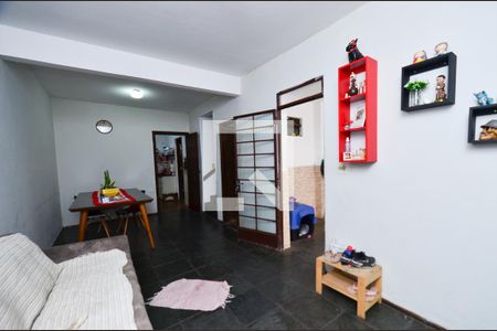 Sala de estar de casa à venda com 4 quartos, 104m² em Paraíso, Belo Horizonte