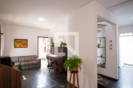 Sala de casa à venda com 4 quartos, 189m² em Floresta, Belo Horizonte