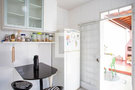 Cozinha de casa à venda com 4 quartos, 189m² em Floresta, Belo Horizonte