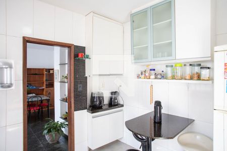 Cozinha de casa à venda com 4 quartos, 189m² em Floresta, Belo Horizonte