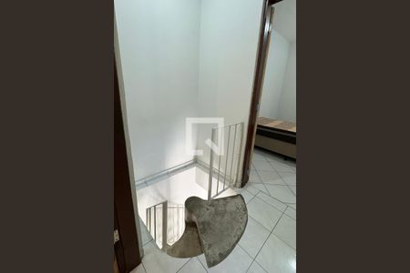 Escada de casa para alugar com 3 quartos, 92m² em Vila Sao Miguel, Barueri