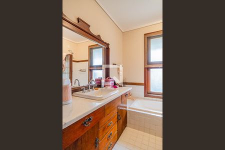 Casa de condomínio para alugar com 1400m², 8 quartos e 4 vagas Casa de condomínio para alugar com 1400m², 8 quartos e 4 vagasBanheiro do Quarto 1