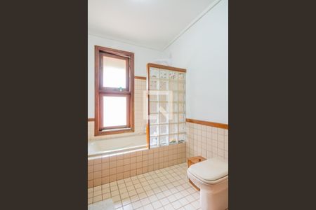 Casa de condomínio para alugar com 1400m², 8 quartos e 4 vagas Casa de condomínio para alugar com 1400m², 8 quartos e 4 vagasBanheiro do Quarto 3