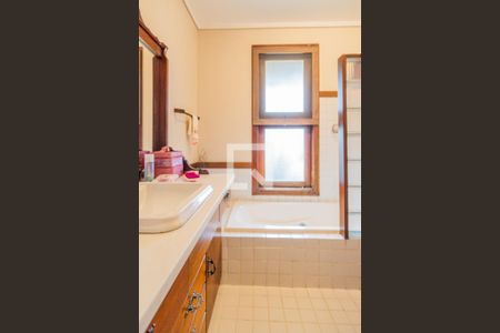 Casa de condomínio para alugar com 1400m², 8 quartos e 4 vagas Casa de condomínio para alugar com 1400m², 8 quartos e 4 vagasBanheiro do Quarto 1