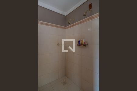 Casa de condomínio para alugar com 1400m², 8 quartos e 4 vagas Casa de condomínio para alugar com 1400m², 8 quartos e 4 vagasBanheiro do Quarto 4