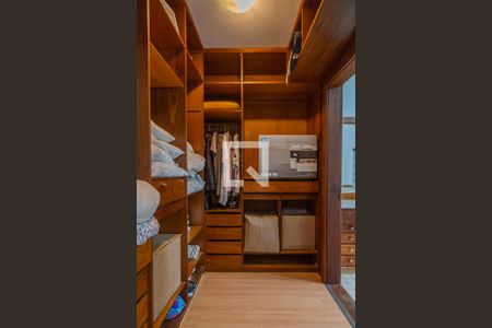 Casa de condomínio para alugar com 1400m², 8 quartos e 4 vagas Casa de condomínio para alugar com 1400m², 8 quartos e 4 vagasQuarto 3