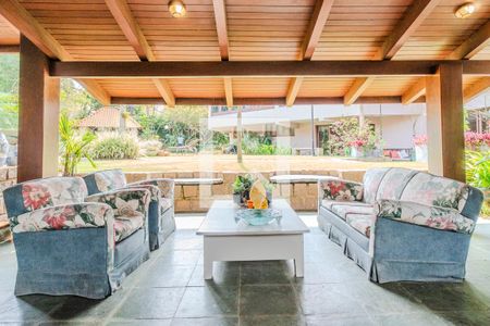 Casa de condomínio para alugar com 1400m², 8 quartos e 4 vagas Casa de condomínio para alugar com 1400m², 8 quartos e 4 vagasQuintal