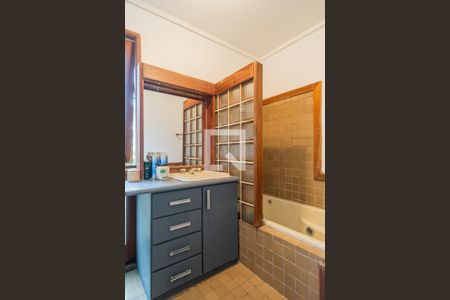 Casa de condomínio para alugar com 1400m², 8 quartos e 4 vagas Casa de condomínio para alugar com 1400m², 8 quartos e 4 vagasBanheiro do Quarto 6