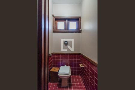 Casa de condomínio para alugar com 1400m², 8 quartos e 4 vagas Casa de condomínio para alugar com 1400m², 8 quartos e 4 vagasBanheiro externo