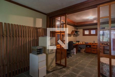 Casa de condomínio para alugar com 1400m², 8 quartos e 4 vagas Casa de condomínio para alugar com 1400m², 8 quartos e 4 vagasEscritório