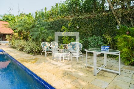 Casa de condomínio para alugar com 1400m², 8 quartos e 4 vagas Casa de condomínio para alugar com 1400m², 8 quartos e 4 vagasQuintal