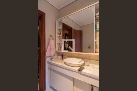 Casa de condomínio para alugar com 1400m², 8 quartos e 4 vagas Casa de condomínio para alugar com 1400m², 8 quartos e 4 vagasBanheiro do Quarto 2