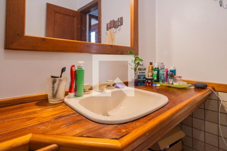 Casa de condomínio para alugar com 1400m², 8 quartos e 4 vagas Casa de condomínio para alugar com 1400m², 8 quartos e 4 vagasBanheiro do Quarto 8