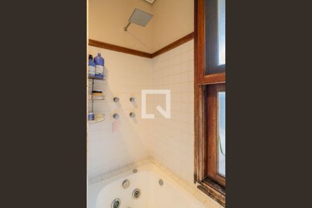 Casa de condomínio para alugar com 1400m², 8 quartos e 4 vagas Casa de condomínio para alugar com 1400m², 8 quartos e 4 vagasBanheiro do Quarto 2