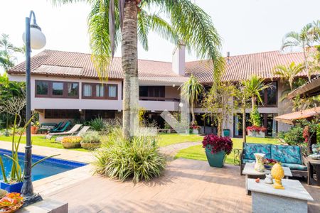 Casa de condomínio para alugar com 1400m², 8 quartos e 4 vagas Casa de condomínio para alugar com 1400m², 8 quartos e 4 vagasQuintal