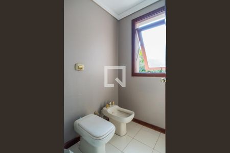 Casa de condomínio para alugar com 1400m², 8 quartos e 4 vagas Casa de condomínio para alugar com 1400m², 8 quartos e 4 vagasBanheiro do Quarto 4