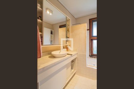 Casa de condomínio para alugar com 1400m², 8 quartos e 4 vagas Casa de condomínio para alugar com 1400m², 8 quartos e 4 vagasBanheiro do Quarto 2