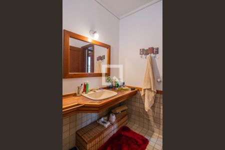 Casa de condomínio para alugar com 1400m², 8 quartos e 4 vagas Casa de condomínio para alugar com 1400m², 8 quartos e 4 vagasBanheiro do Quarto 8