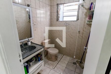 Banheiro de casa para alugar com 2 quartos, 50m² em Jardim Maria Virginia, São Paulo