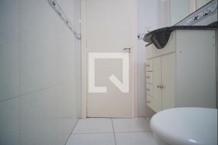 Banheiro Corredor de apartamento para alugar com 1 quarto, 48m² em Humaitá, Porto Alegre