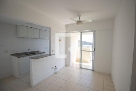 Sala de apartamento para alugar com 1 quarto, 39m² em Alcantara, São Gonçalo