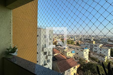 Vista  de apartamento à venda com 3 quartos, 70m² em Carlos Prates, Belo Horizonte