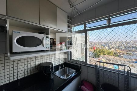 Cozinha  de apartamento à venda com 3 quartos, 70m² em Carlos Prates, Belo Horizonte