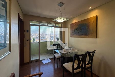 Sala  de apartamento à venda com 3 quartos, 70m² em Carlos Prates, Belo Horizonte