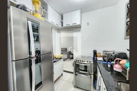 Cozinha de apartamento à venda com 3 quartos, 65m² em Estoril, Belo Horizonte