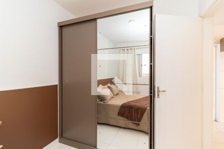 Quarto 1 - Armários de apartamento para alugar com 2 quartos, 48m² em Jardim São Vicente, São Paulo