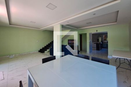 Sala de casa à venda com 4 quartos, 350m² em Itaipu, Niterói