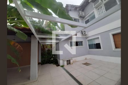 Casa à venda com 3 quartos, 240m² em Serra Grande, Niterói