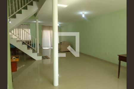 Casa à venda com 3 quartos, 180m² em Piratininga, Niterói