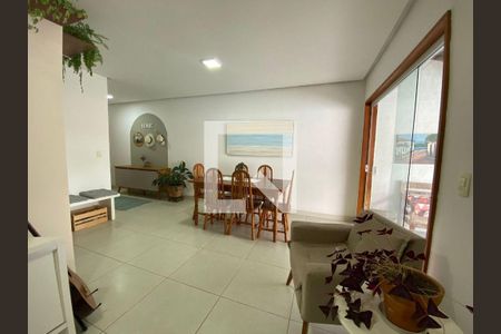 Casa à venda com 3 quartos, 140m² em Itaipu, Niterói